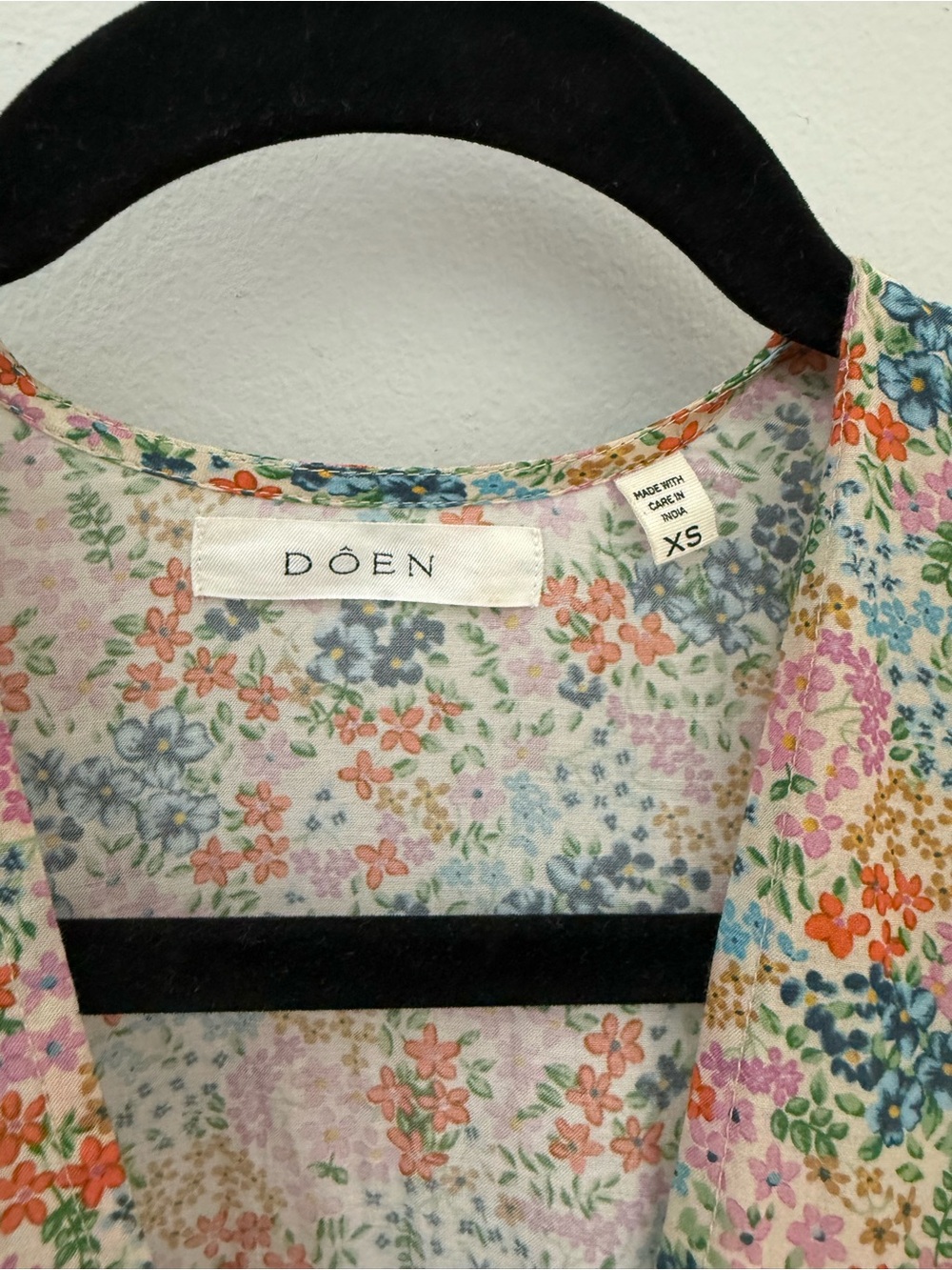 Doen Pink Multi Floral Long-Sleeve V-Neck Maxi Dress - Picture 3 of 6